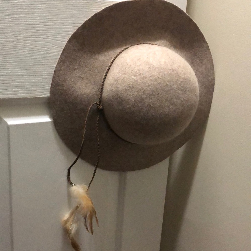 Hat - Picture 2 of 3